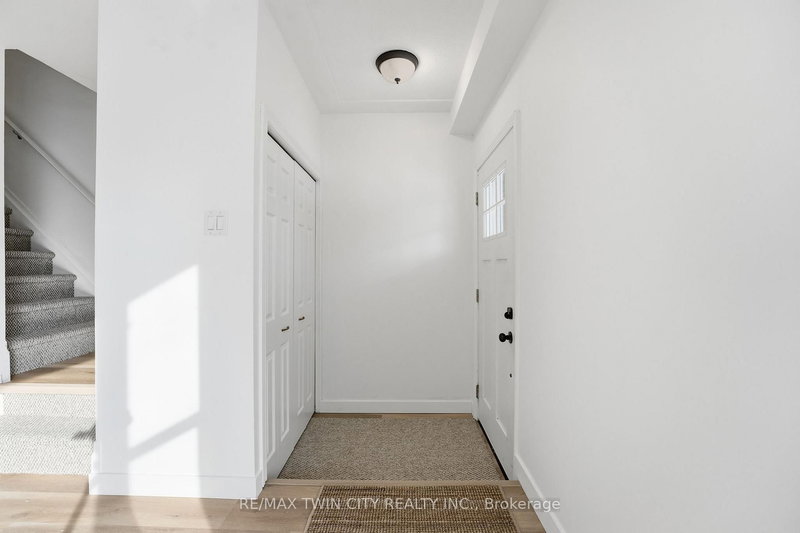 20C-35 Oakhill Dr, Brantford — 7