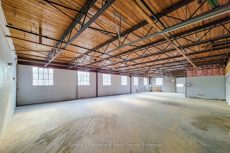 301 - 64 Hatt St, Hamilton, L9H 7T6 | Image 3