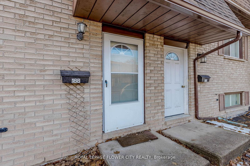 188 - 195 Denistoun St, Welland, L3C 6P1 | Image 2