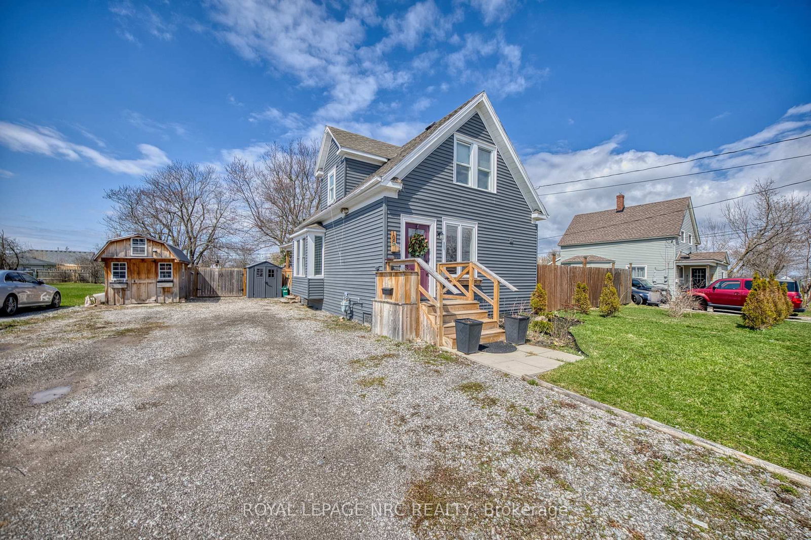 Detached House for sale at 108 High Street, Fort Erie, Ontario, L2A 3P7 - Central - MLS: X12963906