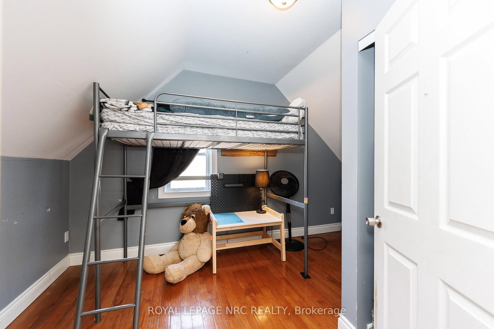 Detached House for sale at 108 High Street, Fort Erie, Ontario, L2A 3P7 - Central - MLS: X12963906