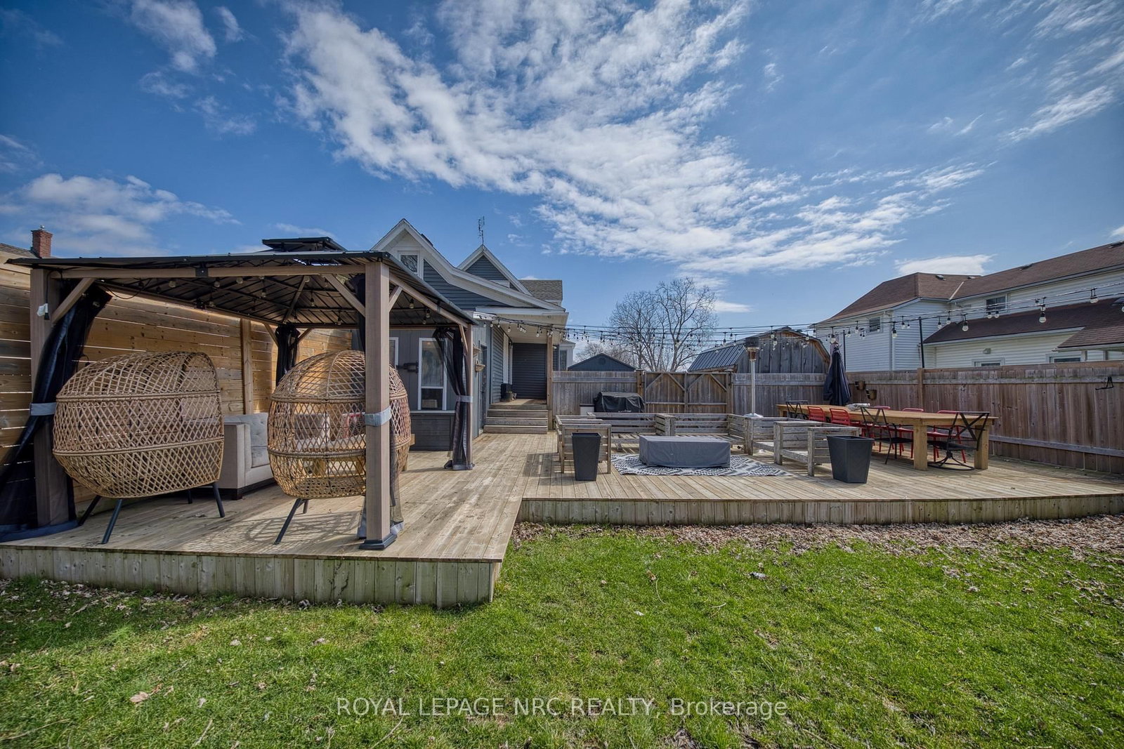 Detached House for sale at 108 High Street, Fort Erie, Ontario, L2A 3P7 - Central - MLS: X12963906