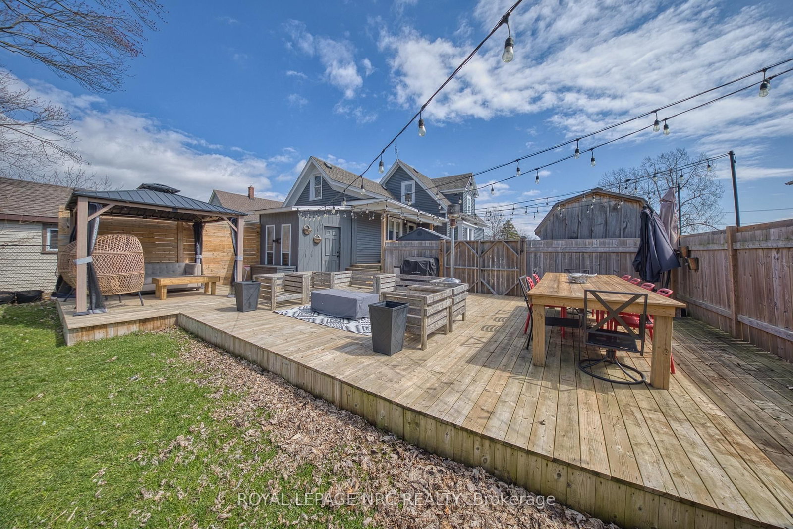 Detached House for sale at 108 High Street, Fort Erie, Ontario, L2A 3P7 - Central - MLS: X12963906