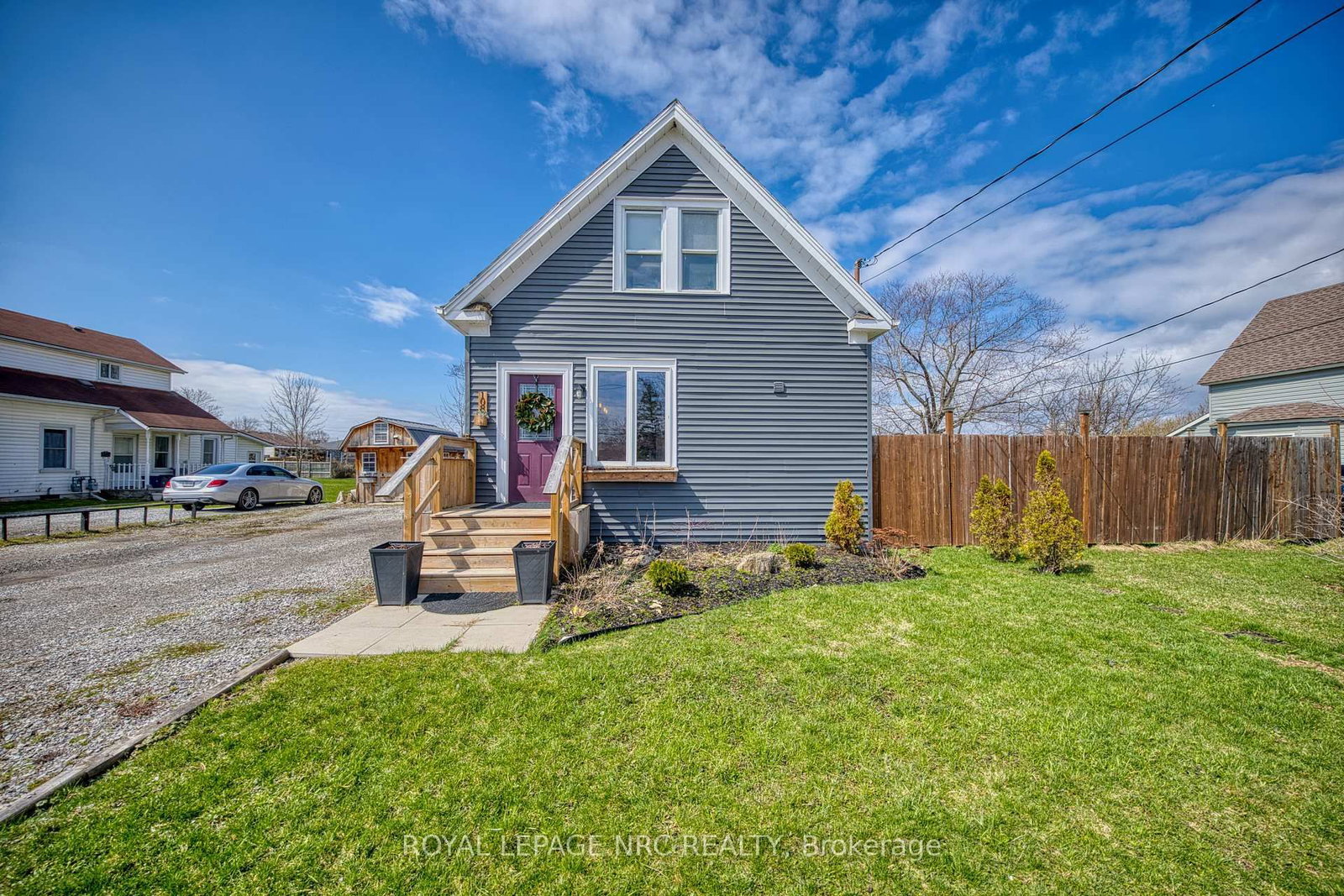 Detached House for sale at 108 High Street, Fort Erie, Ontario, L2A 3P7 - Central - MLS: X12963906