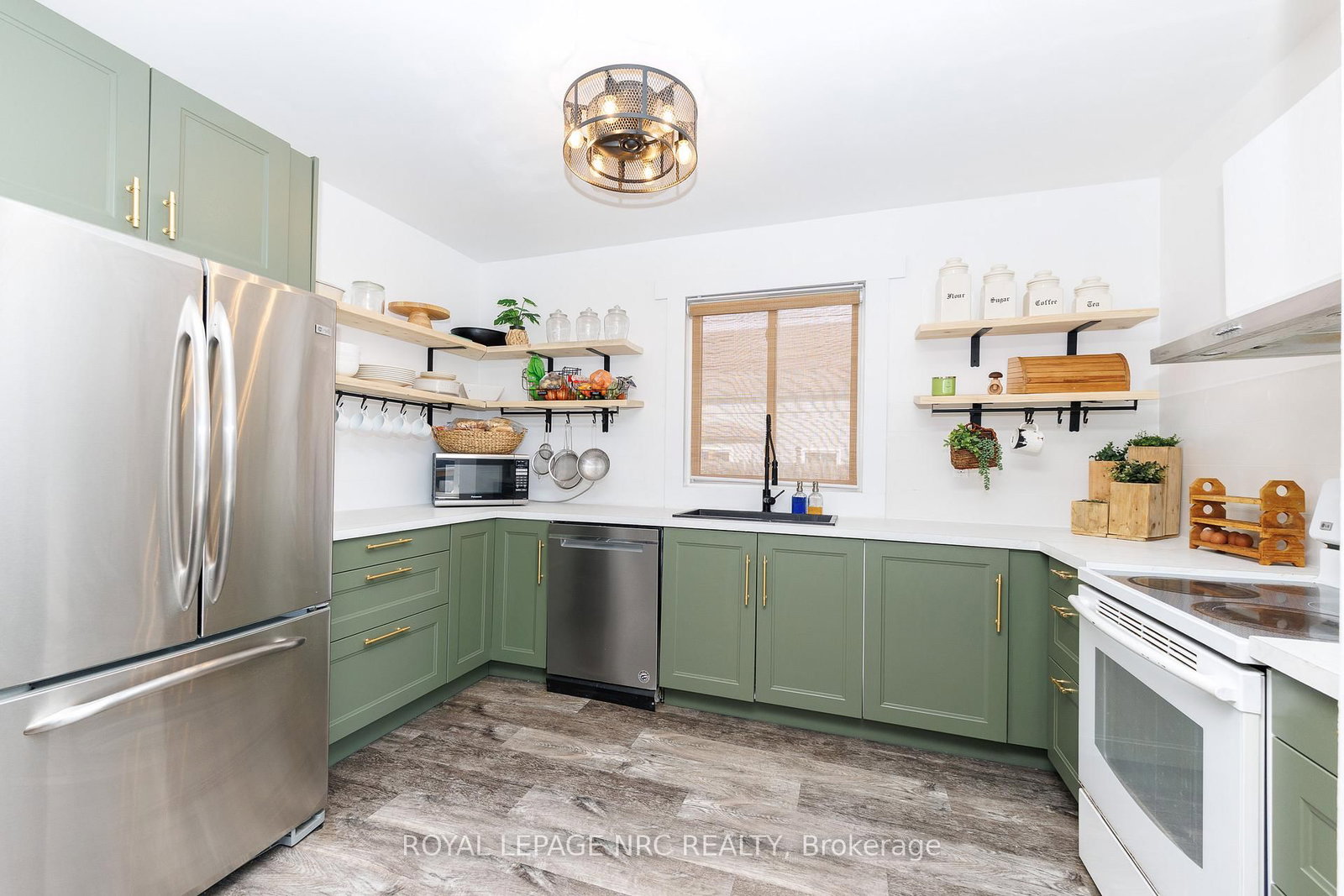 Detached House for sale at 108 High Street, Fort Erie, Ontario, L2A 3P7 - Central - MLS: X12963906