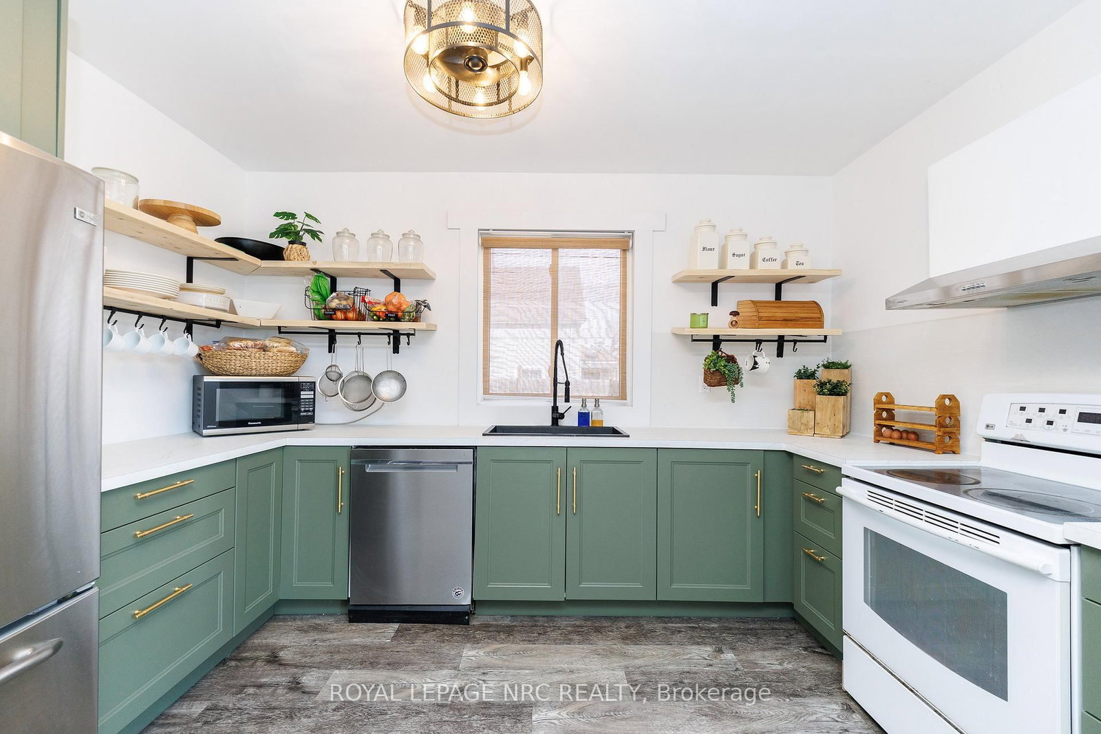 Detached House for sale at 108 High Street, Fort Erie, Ontario, L2A 3P7 - Central - MLS: X12963906