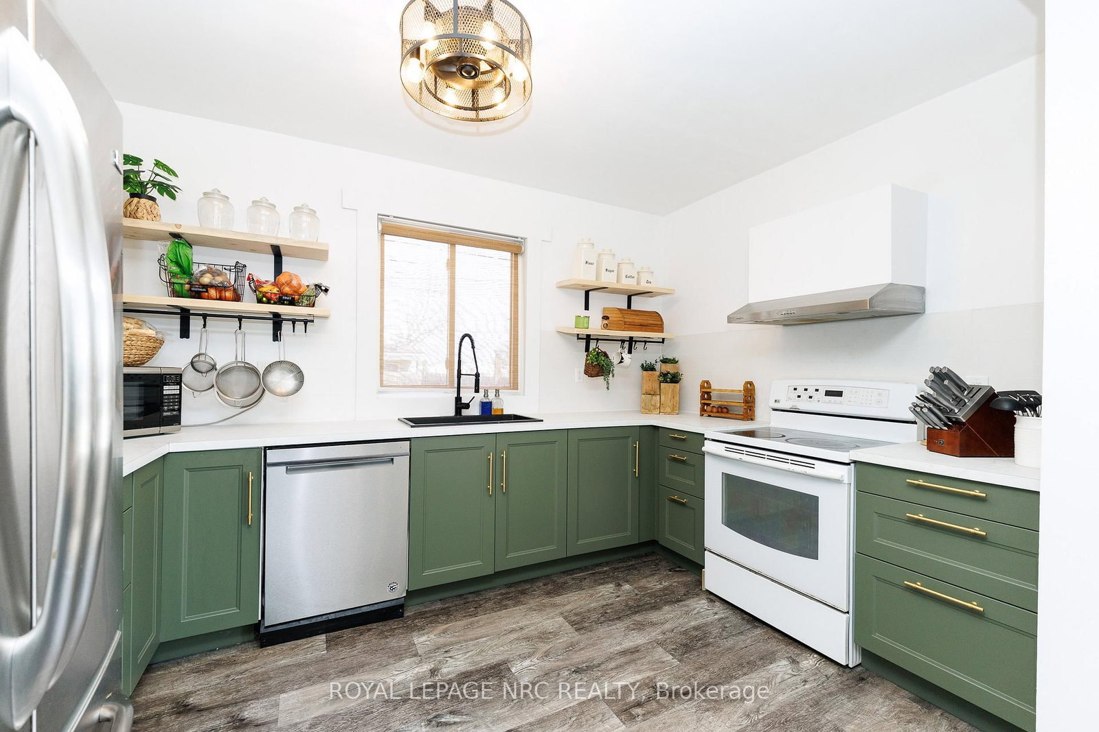 Detached House for sale at 108 High Street, Fort Erie, Ontario, L2A 3P7 - Central - MLS: X12963906