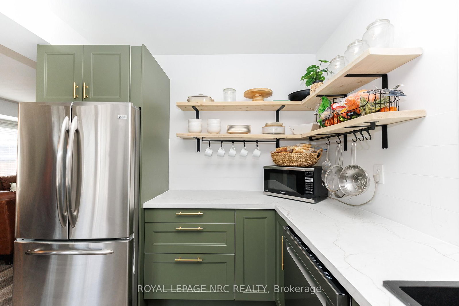 Detached House for sale at 108 High Street, Fort Erie, Ontario, L2A 3P7 - Central - MLS: X12963906