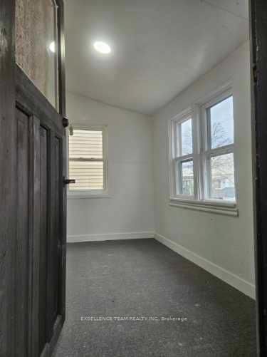 230-230A CARLETON St W, Cornwall, K6H 4X4 | Image 2