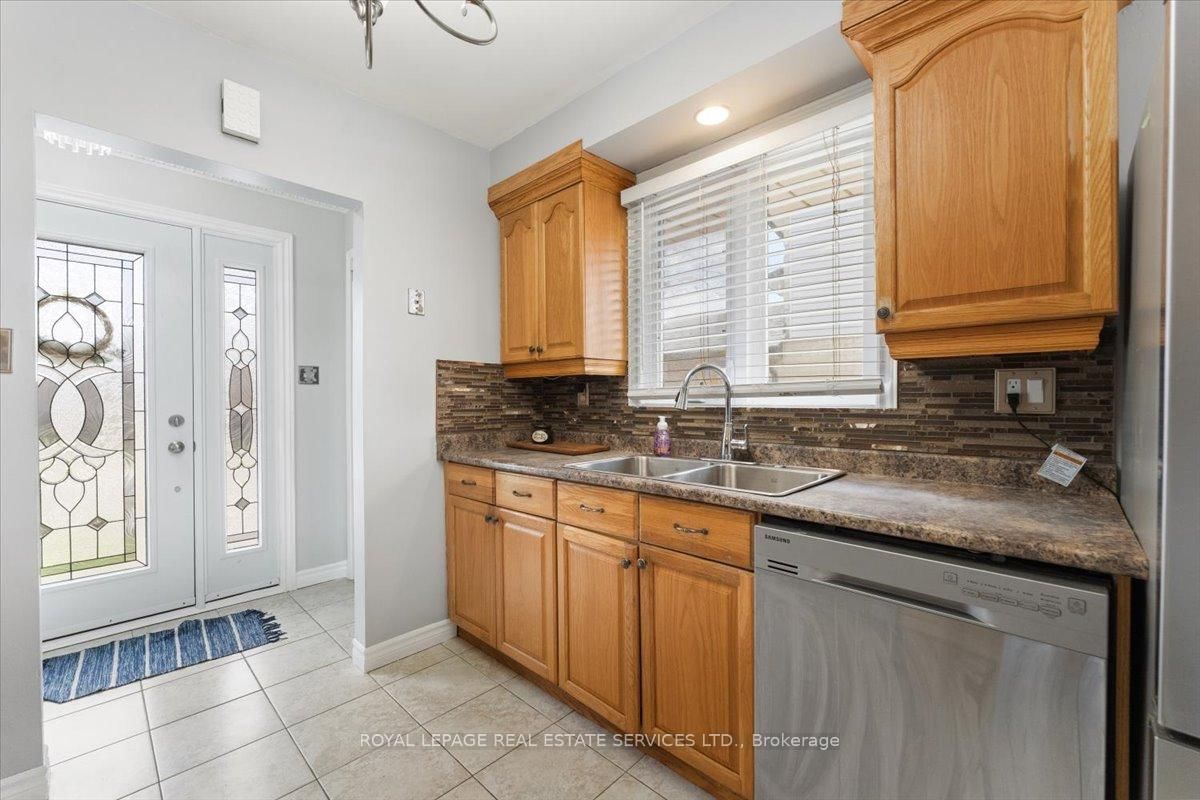 Semi-Detached House for sale at 57 Elora Drive, Hamilton, Ontario, L9C 6T4 - Fessenden - MLS: X12964088