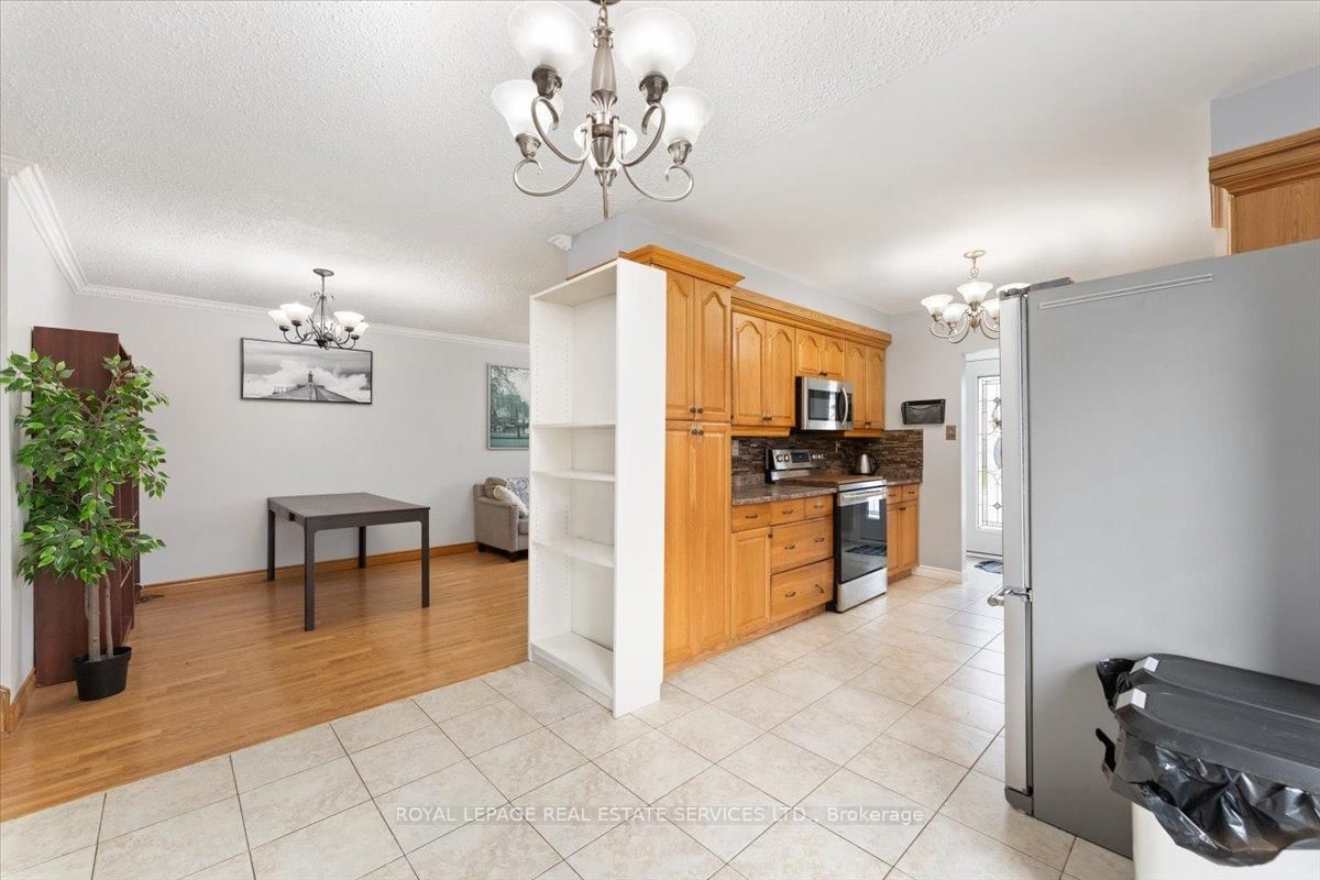 Semi-Detached House for sale at 57 Elora Drive, Hamilton, Ontario, L9C 6T4 - Fessenden - MLS: X12964088