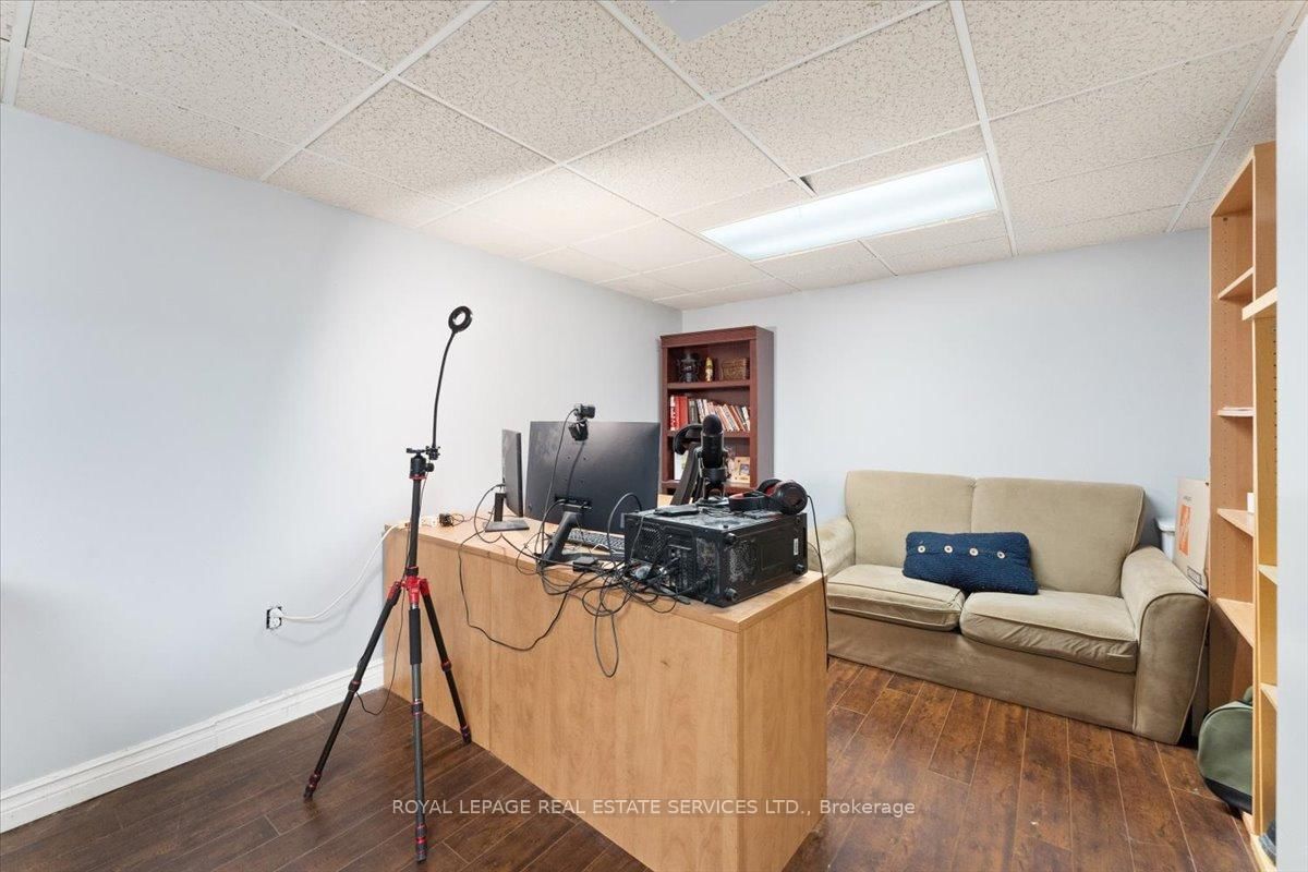 Semi-Detached House for sale at 57 Elora Drive, Hamilton, Ontario, L9C 6T4 - Fessenden - MLS: X12964088