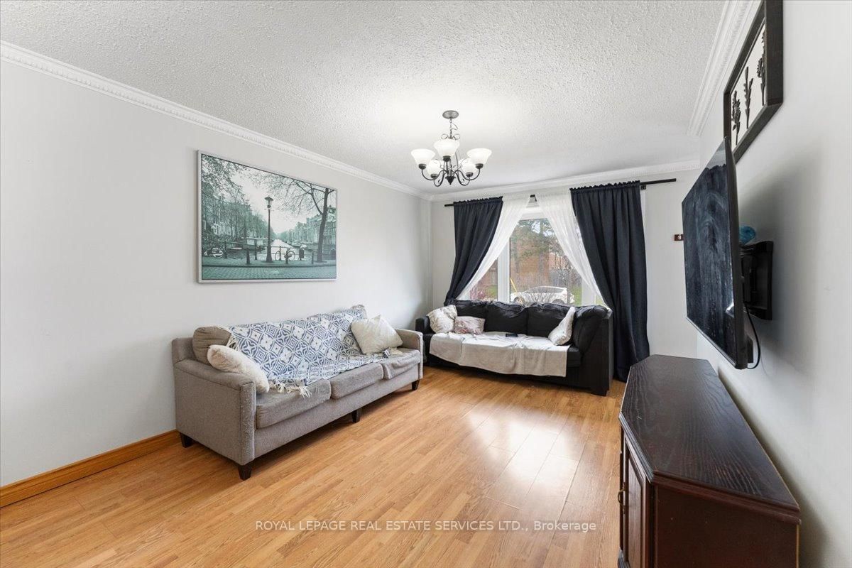 Semi-Detached House for sale at 57 Elora Drive, Hamilton, Ontario, L9C 6T4 - Fessenden - MLS: X12964088