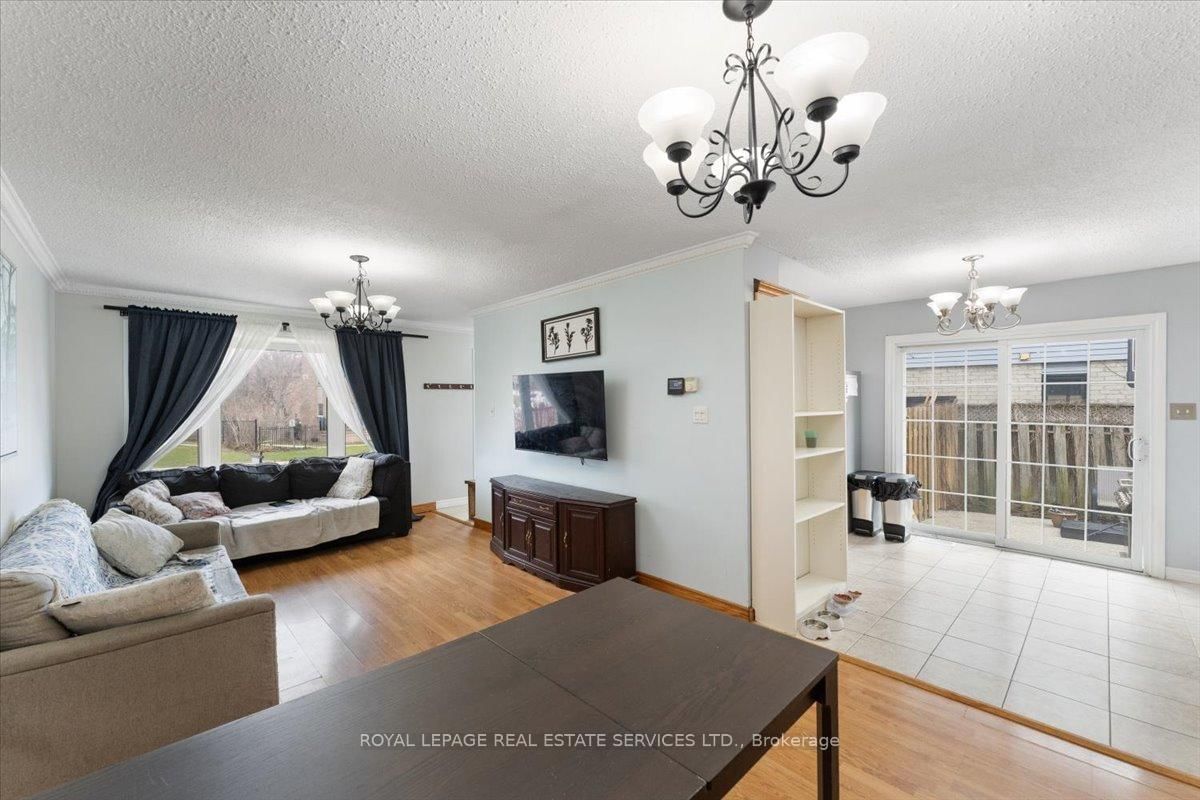 Semi-Detached House for sale at 57 Elora Drive, Hamilton, Ontario, L9C 6T4 - Fessenden - MLS: X12964088