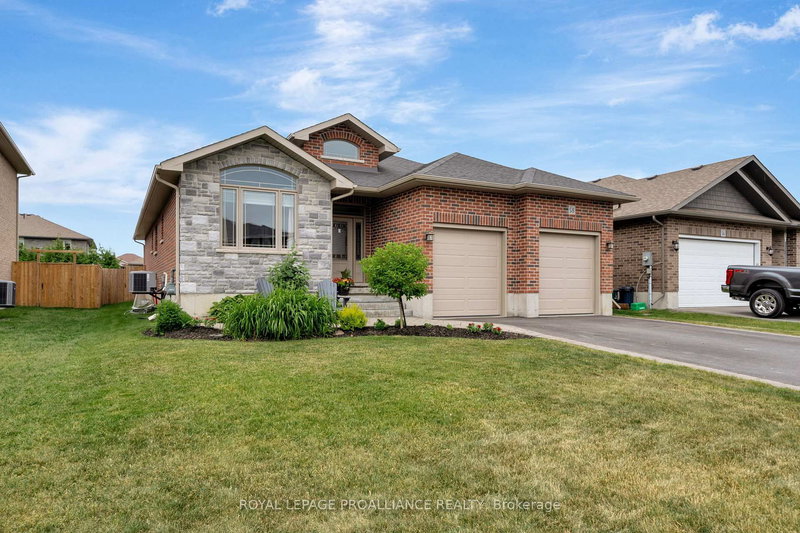 58 Crews Cres, Quinte West, K8V 0G3 | Image 3