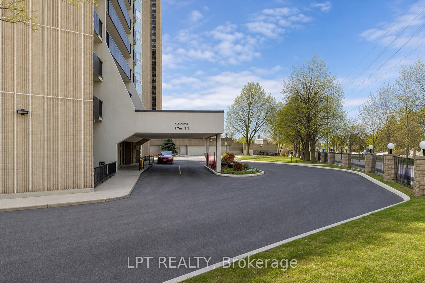 1380 Prince Of Wales Drive, Unit 802
