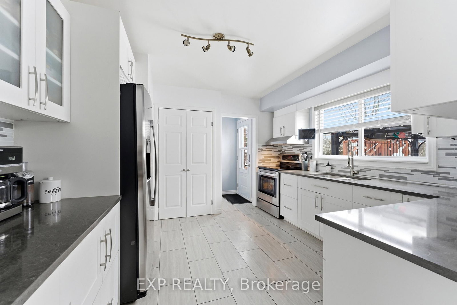 Detached House for sale at 1 Nelles Avenue, Quinte West, Ontario, K8V 3A6 - Sidney Ward - MLS: X12964258