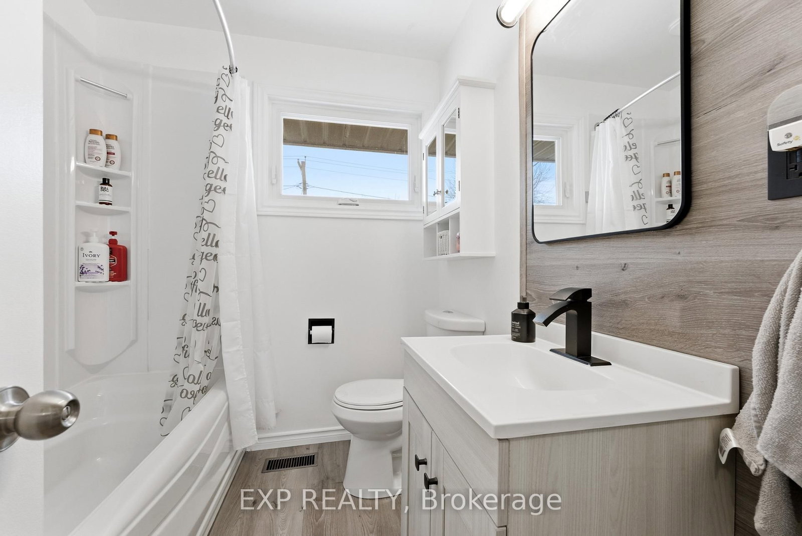 Detached House for sale at 1 Nelles Avenue, Quinte West, Ontario, K8V 3A6 - Sidney Ward - MLS: X12964258