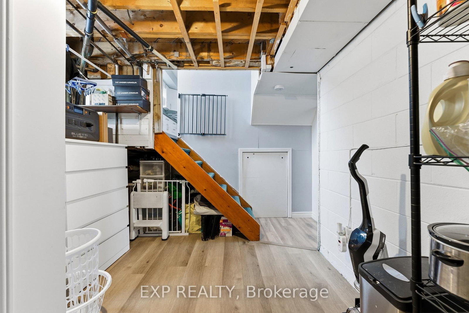 Detached House for sale at 1 Nelles Avenue, Quinte West, Ontario, K8V 3A6 - Sidney Ward - MLS: X12964258