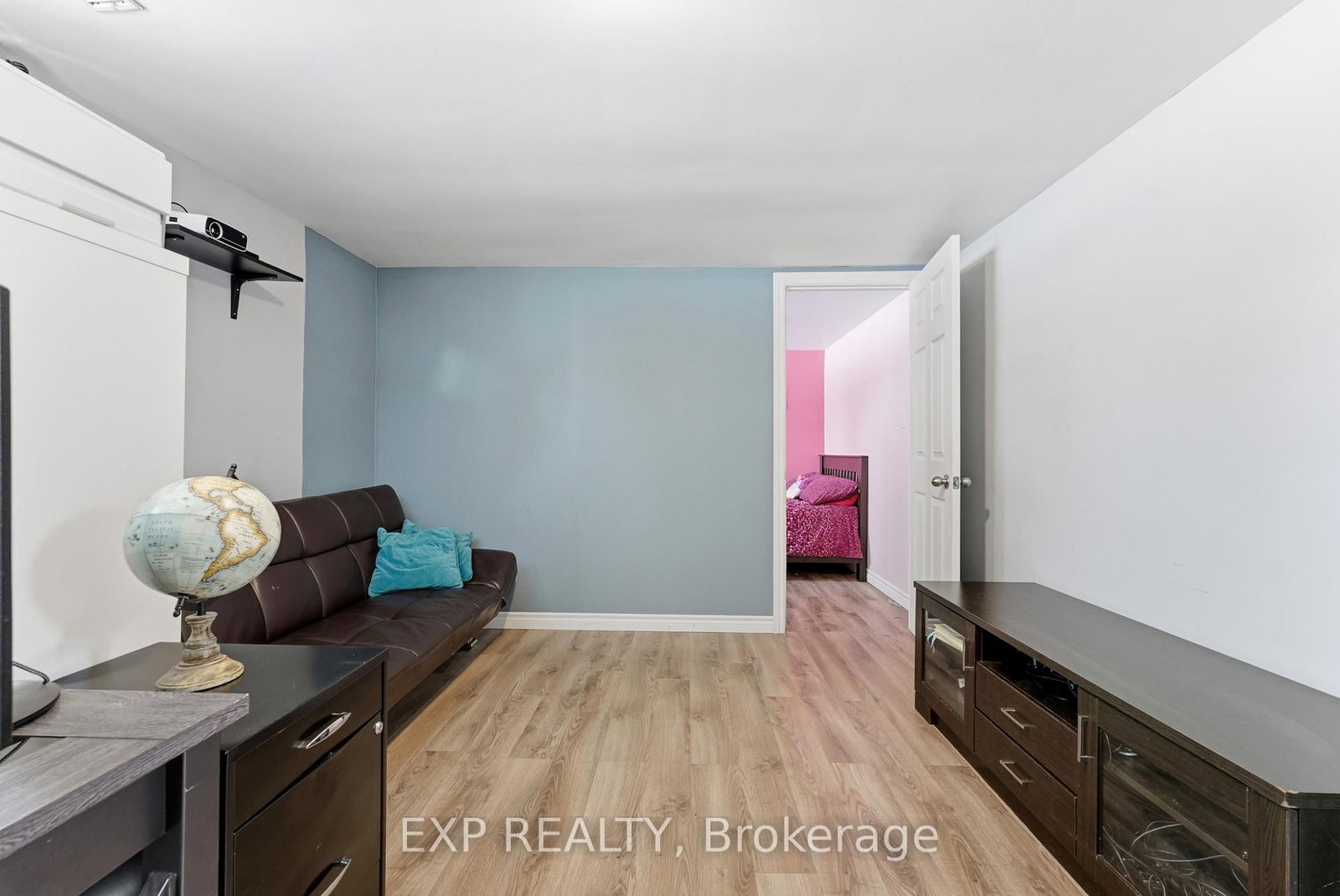 Detached House for sale at 1 Nelles Avenue, Quinte West, Ontario, K8V 3A6 - Sidney Ward - MLS: X12964258