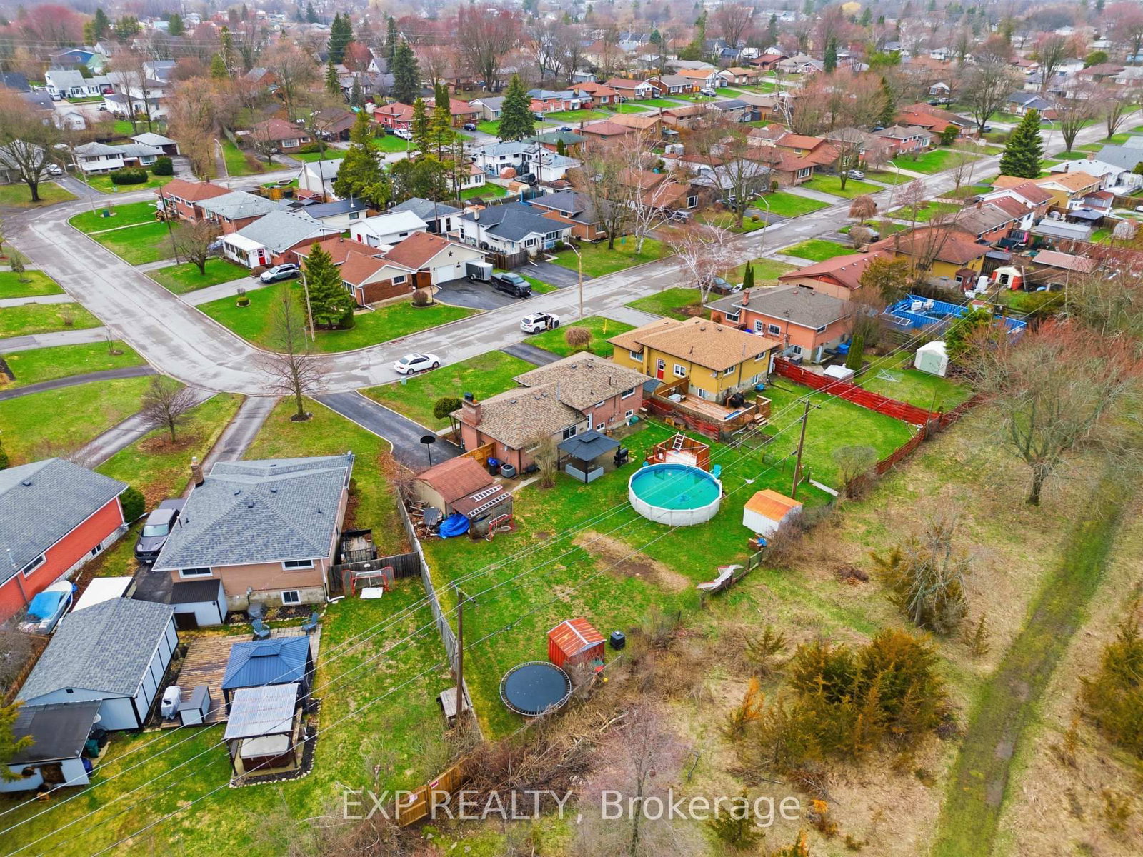 Detached House for sale at 1 Nelles Avenue, Quinte West, Ontario, K8V 3A6 - Sidney Ward - MLS: X12964258