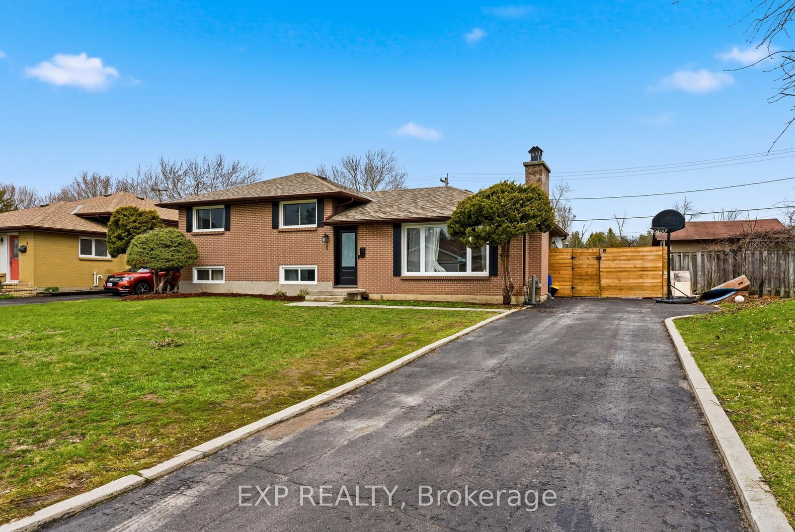 Detached House for sale at 1 Nelles Avenue, Quinte West, Ontario, K8V 3A6 - Sidney Ward - MLS: X12964258