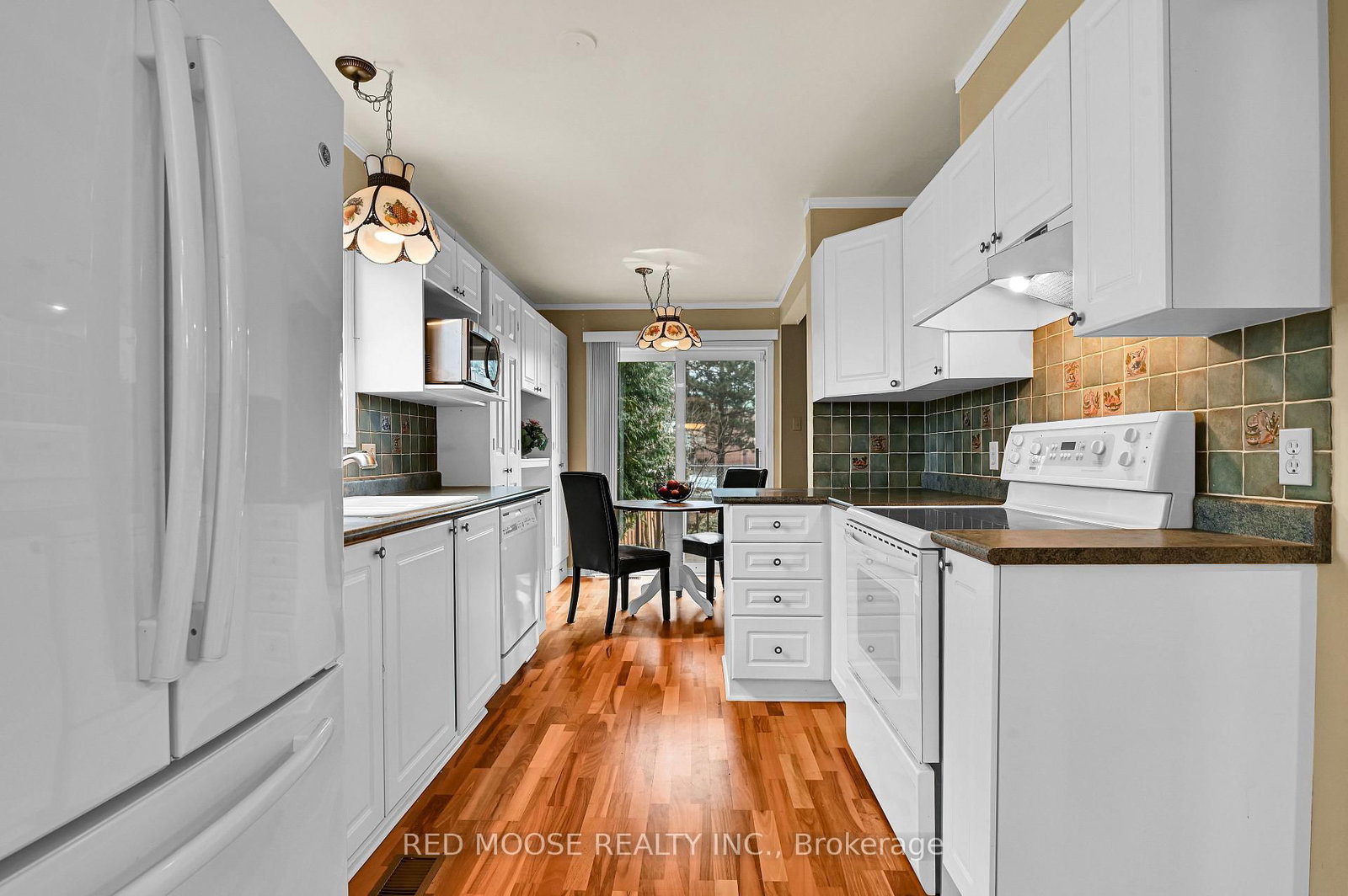 Listing Image 12
