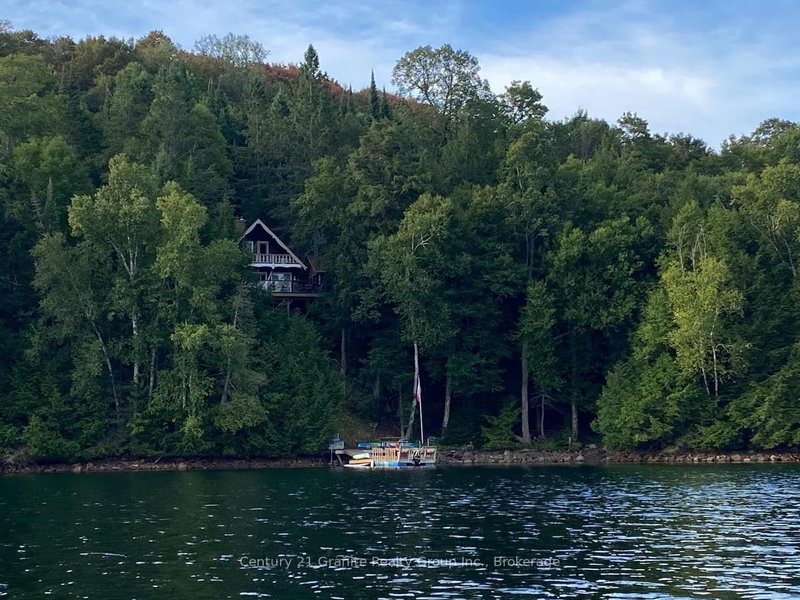 1038 Broken Paddle Rd, Dysart et al, Ontario