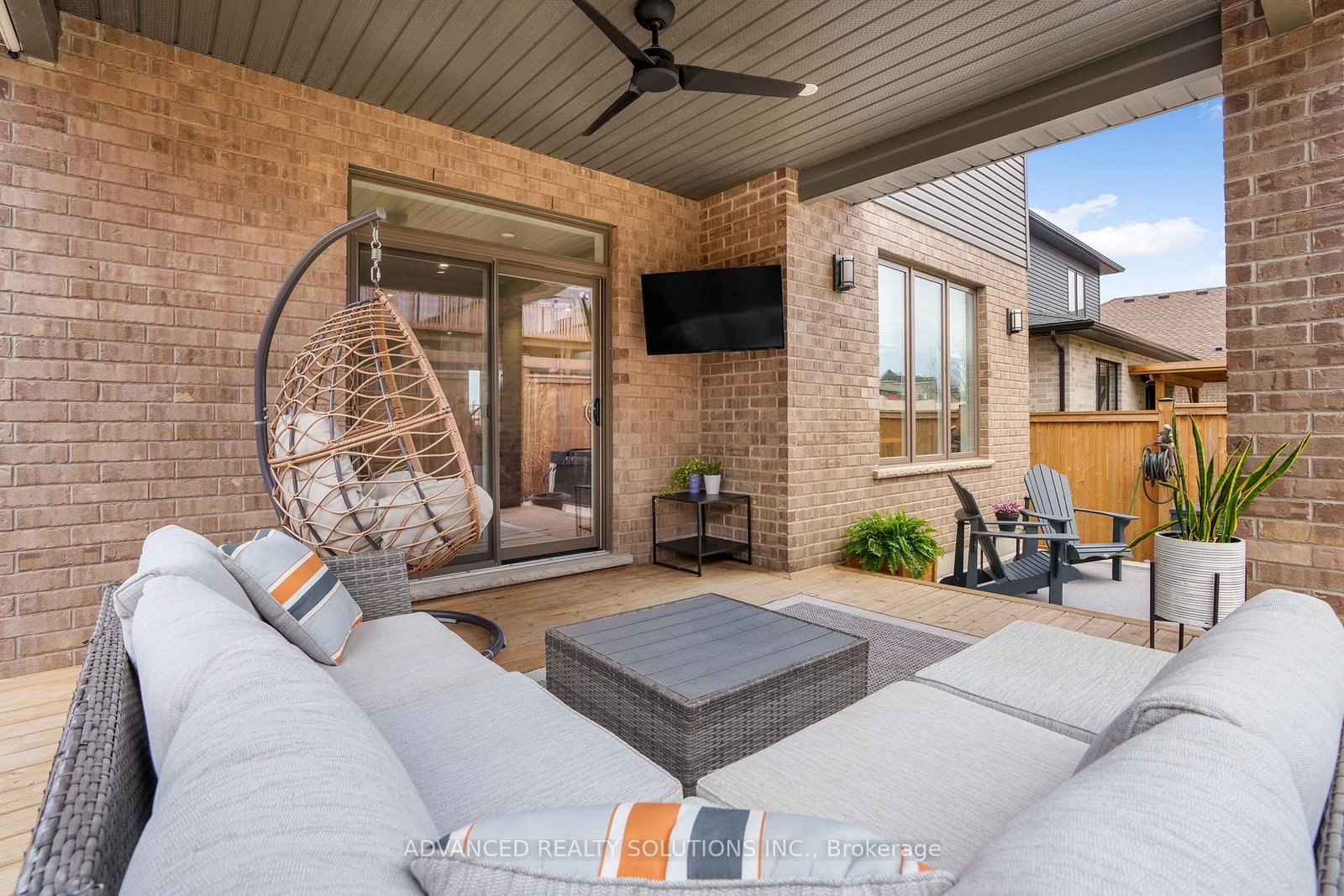 2209 Linkway Boulevard - Photo 3