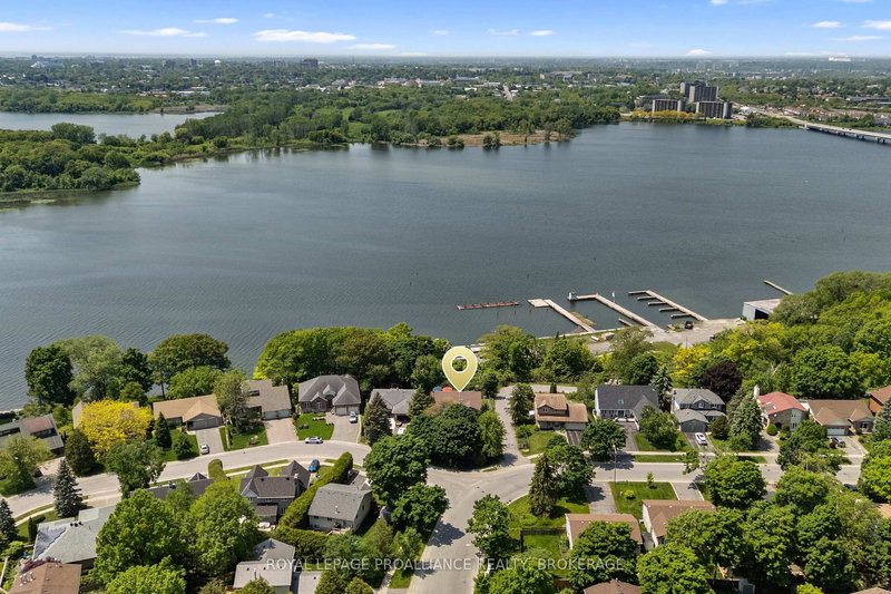 80 Limeridge Dr, Kingston, K7K 6L8 | Image 2