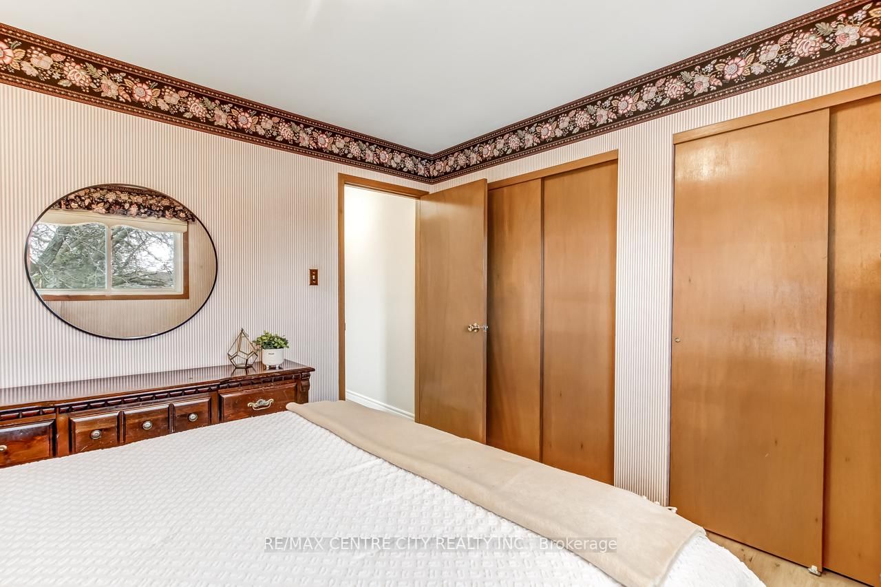 Detached House for sale at 50 Erinlea Drive, St. Thomas, Ontario, N5R 5P1 - St. Thomas - MLS: X12964494