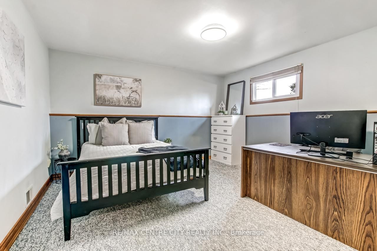 Detached House for sale at 50 Erinlea Drive, St. Thomas, Ontario, N5R 5P1 - St. Thomas - MLS: X12964494