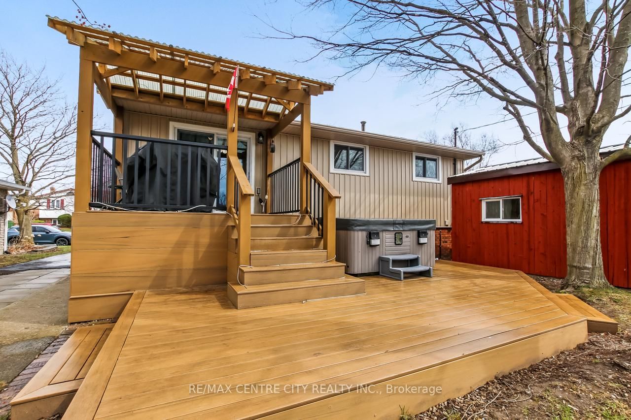 Detached House for sale at 50 Erinlea Drive, St. Thomas, Ontario, N5R 5P1 - St. Thomas - MLS: X12964494