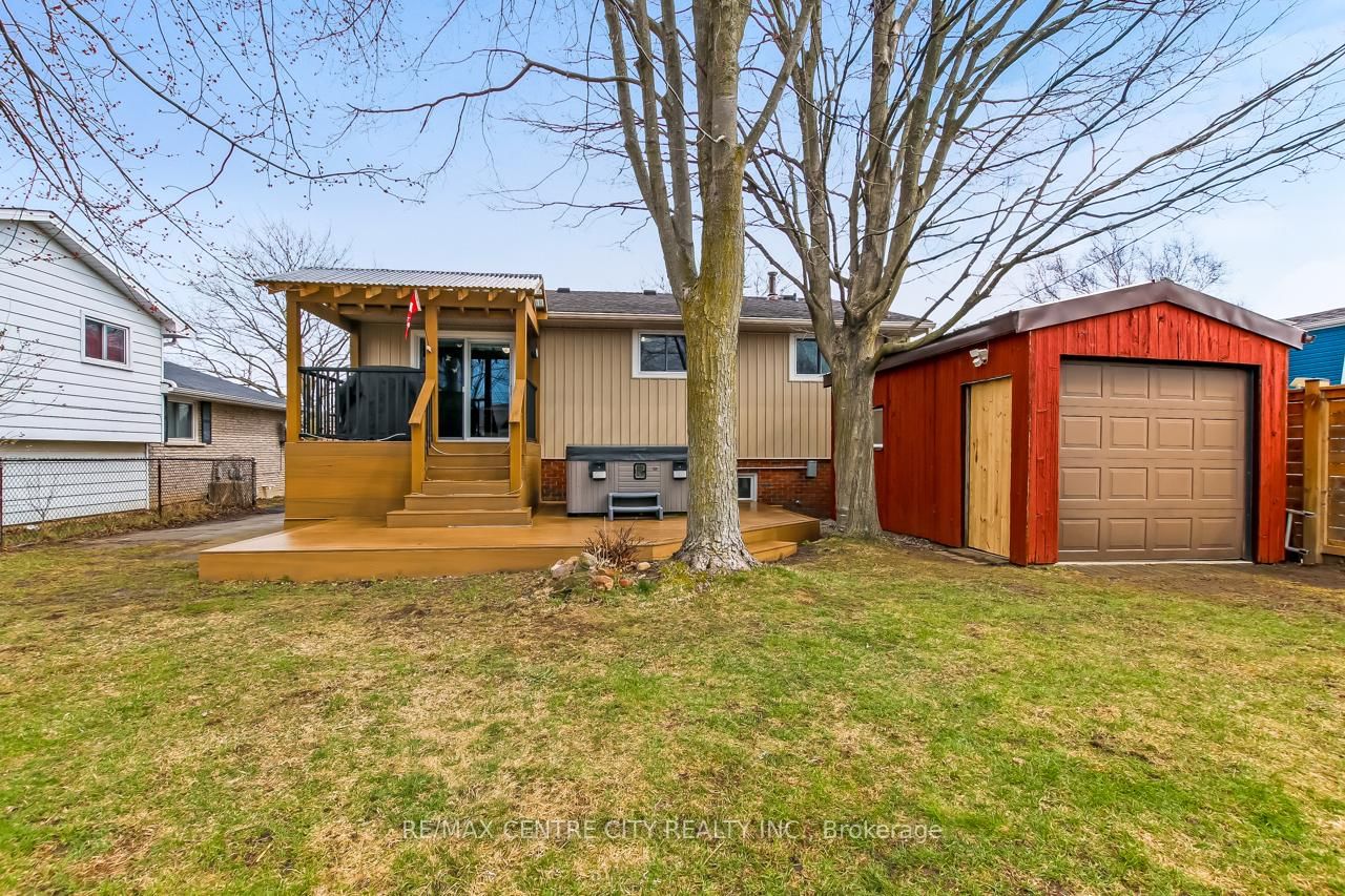 Detached House for sale at 50 Erinlea Drive, St. Thomas, Ontario, N5R 5P1 - St. Thomas - MLS: X12964494