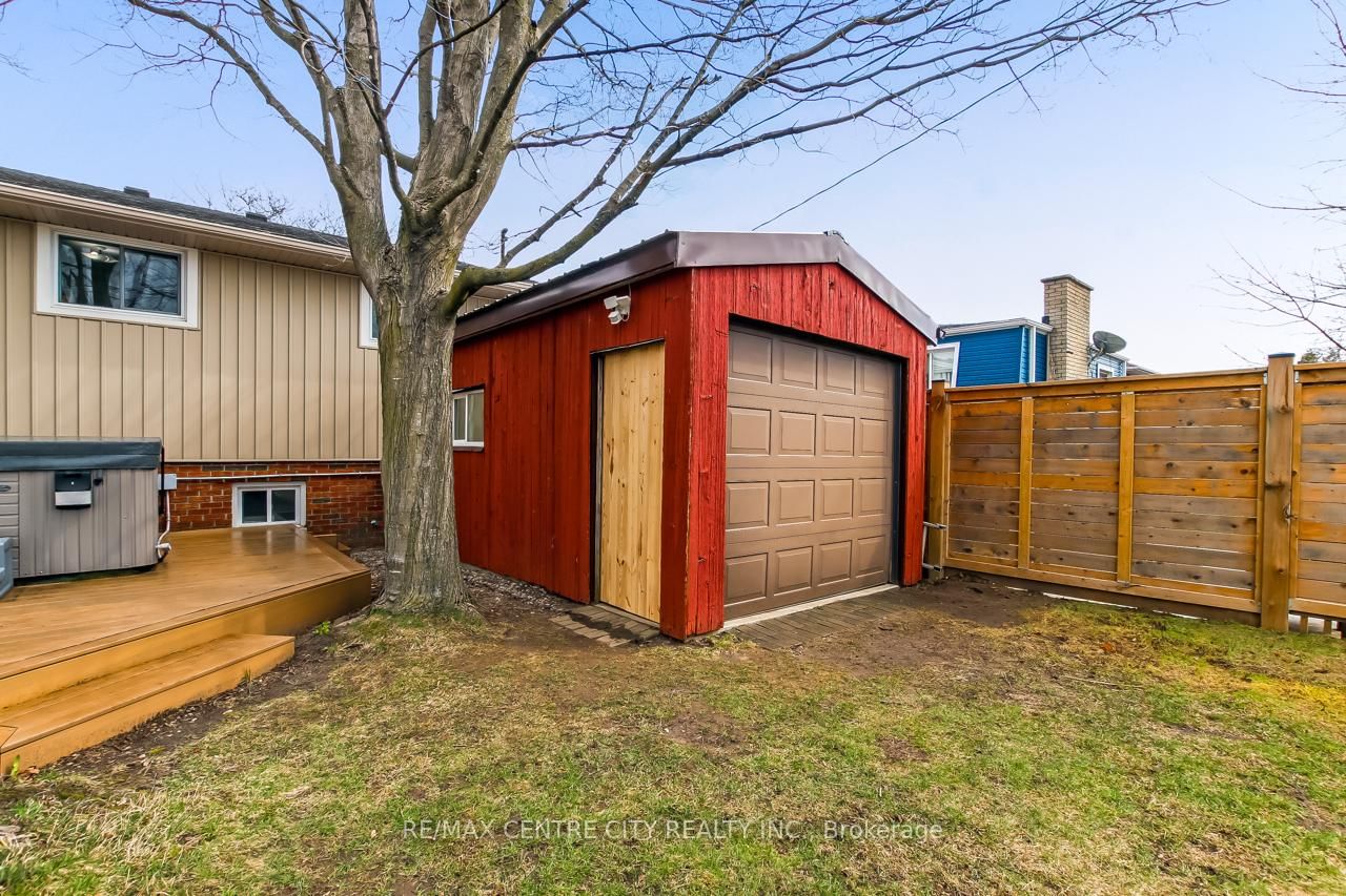 Detached House for sale at 50 Erinlea Drive, St. Thomas, Ontario, N5R 5P1 - St. Thomas - MLS: X12964494