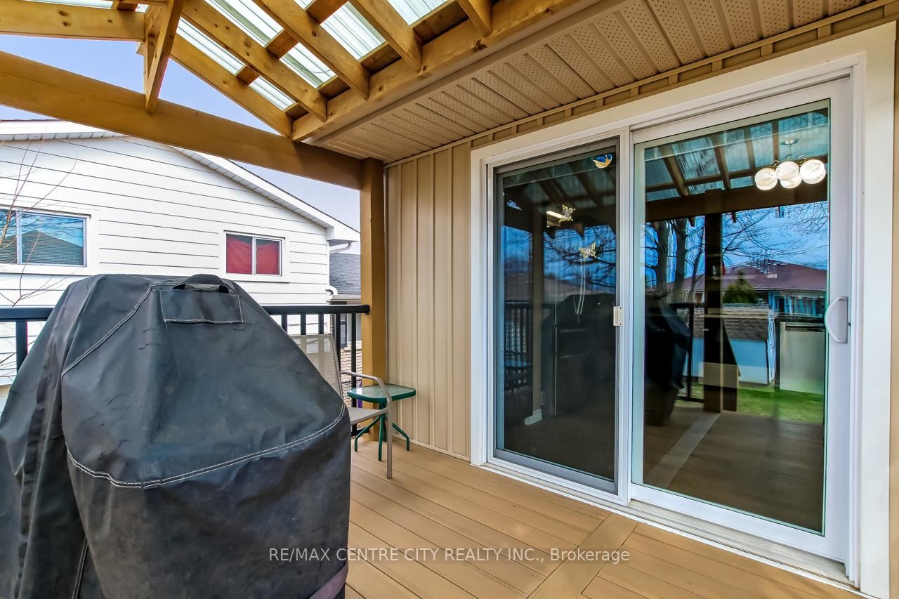 Detached House for sale at 50 Erinlea Drive, St. Thomas, Ontario, N5R 5P1 - St. Thomas - MLS: X12964494