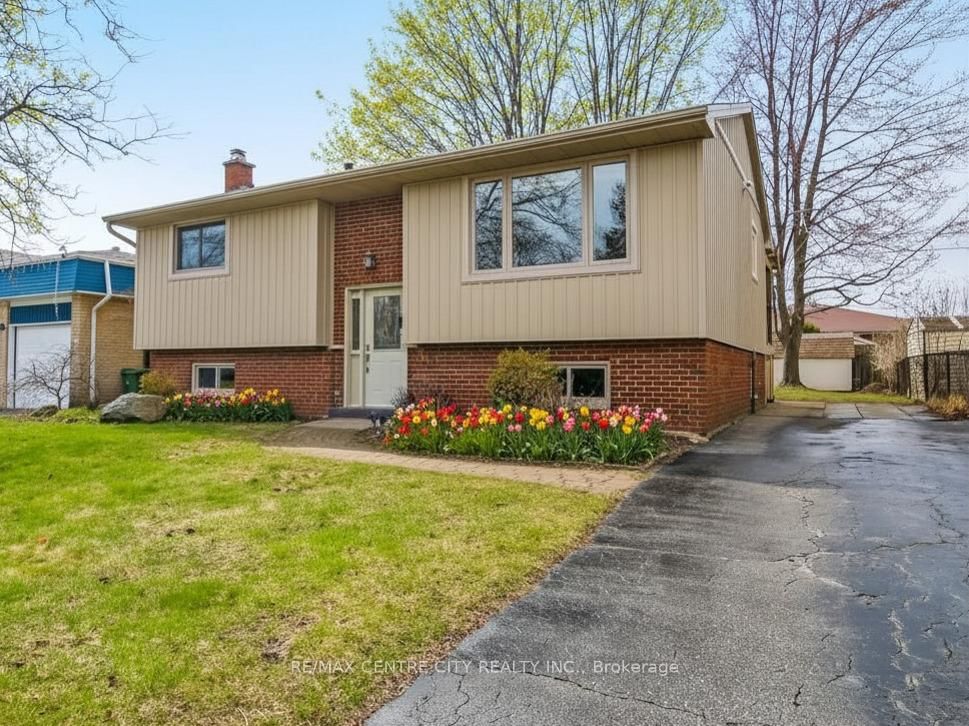 Detached House for sale at 50 Erinlea Drive, St. Thomas, Ontario, N5R 5P1 - St. Thomas - MLS: X12964494