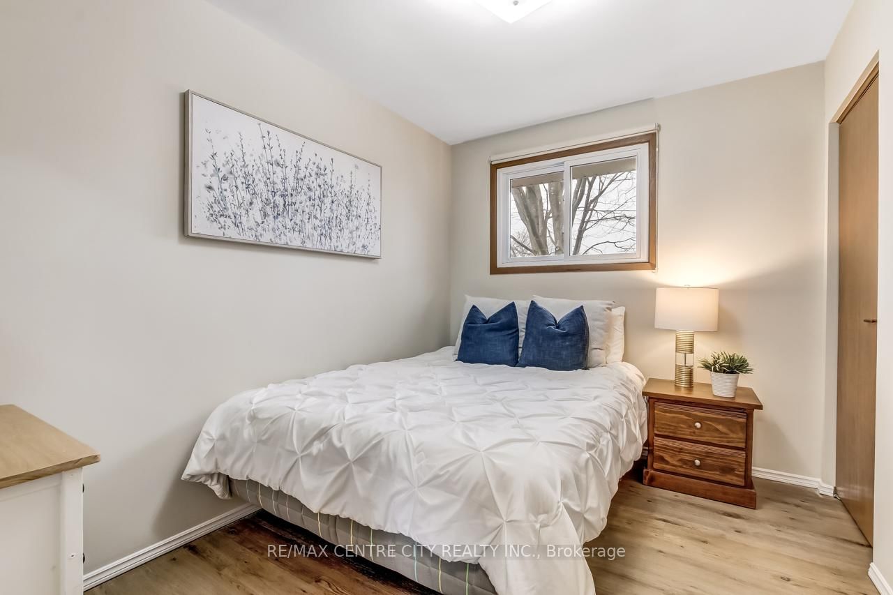 Detached House for sale at 50 Erinlea Drive, St. Thomas, Ontario, N5R 5P1 - St. Thomas - MLS: X12964494