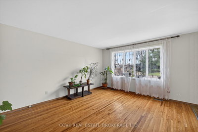 999 Willow Drive, London South, Ontario image-0-4