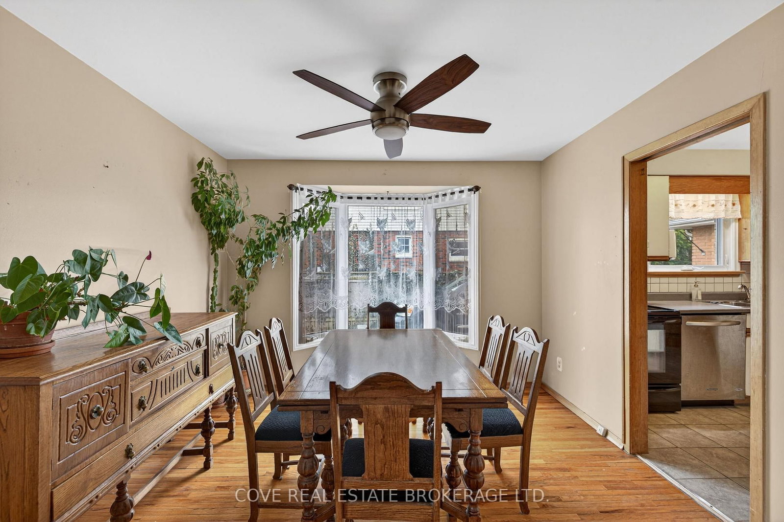 Listing Image 7