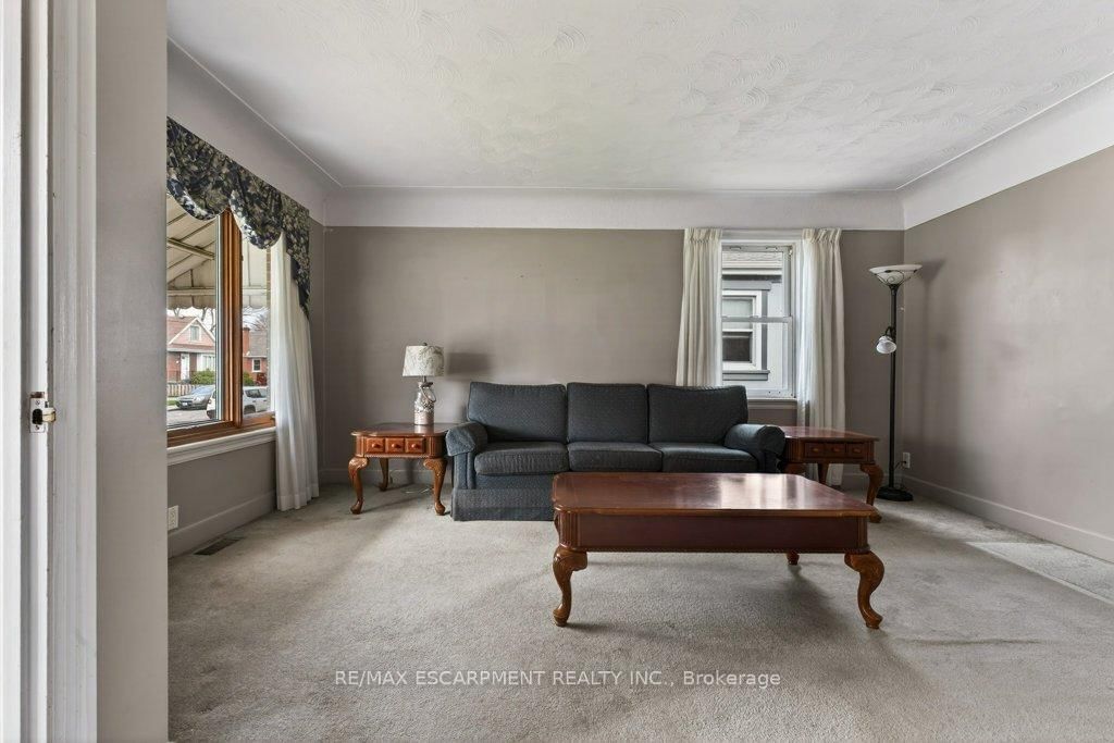 Detached House for sale at 69 West 4th Street, Hamilton, Ontario, L9C 3M6 - Bonnington - MLS: X12964606