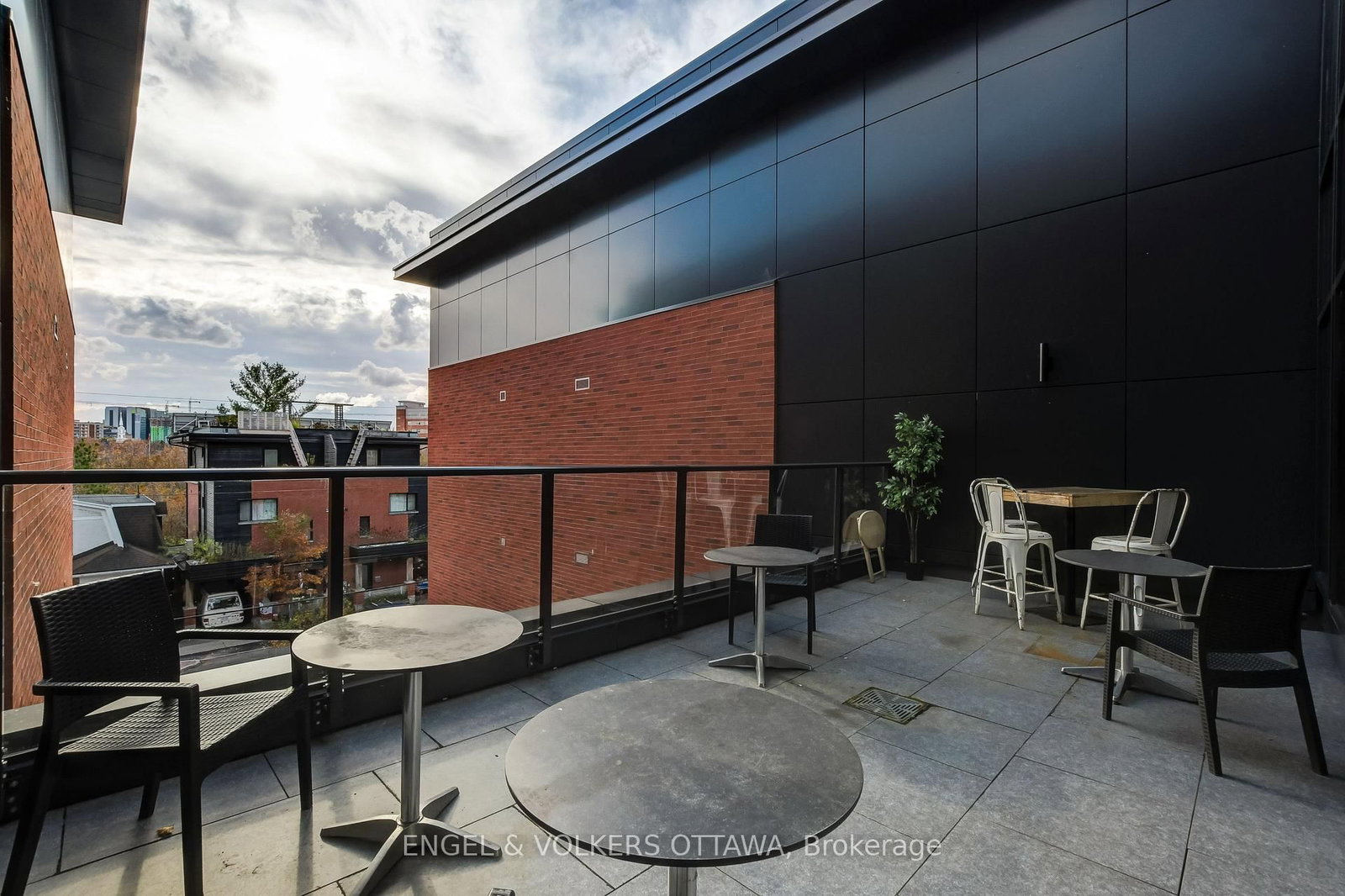 280 Crichton Street, Unit 302 - Photo 27