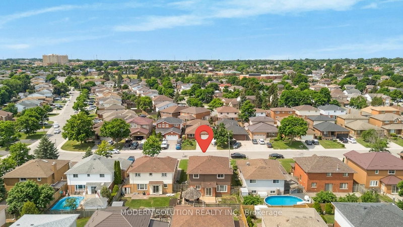 168 Fusilier Dr, Hamilton, L9B 2C8 | Image 3