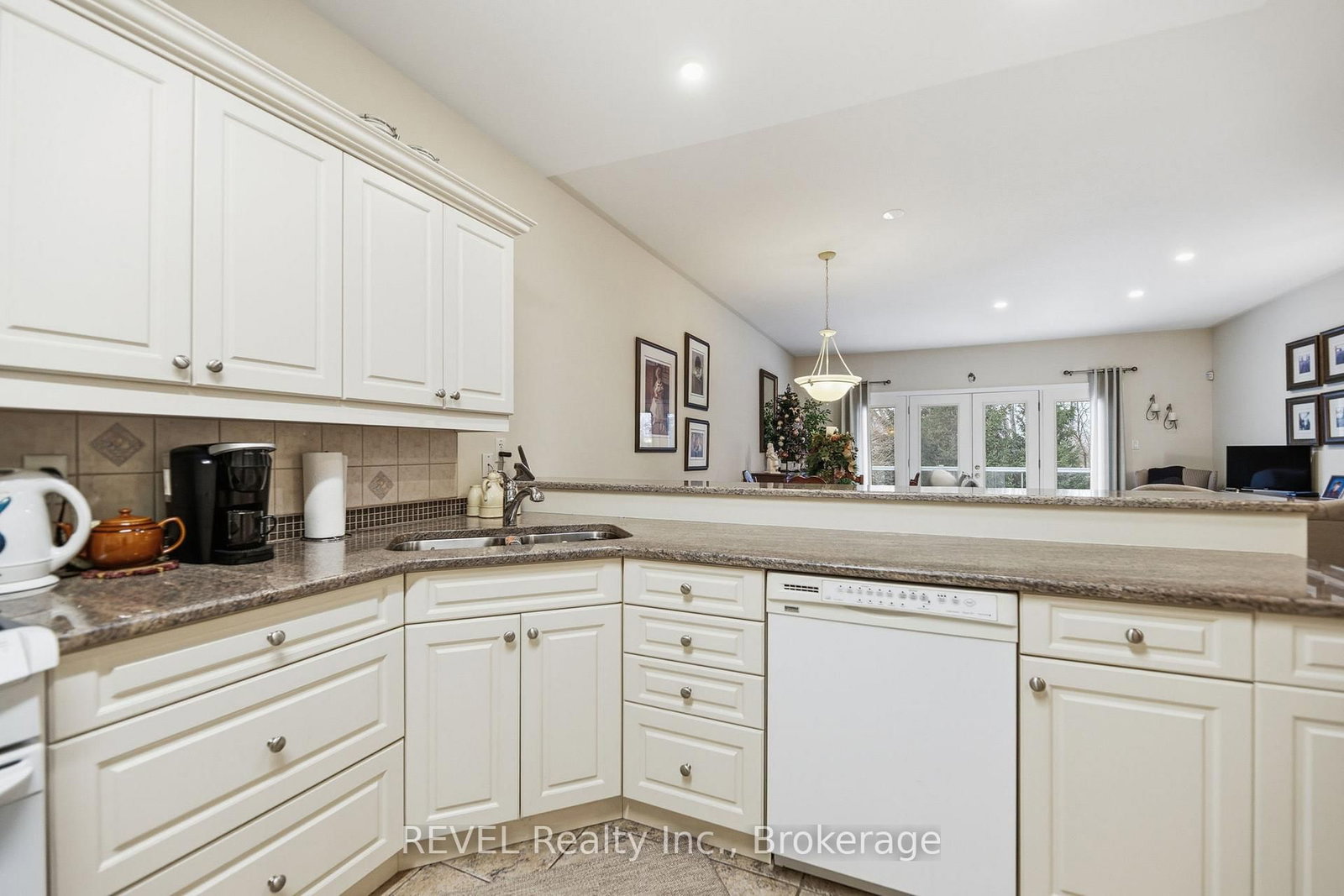 6295 Forest Ridge Drive - Photo 13