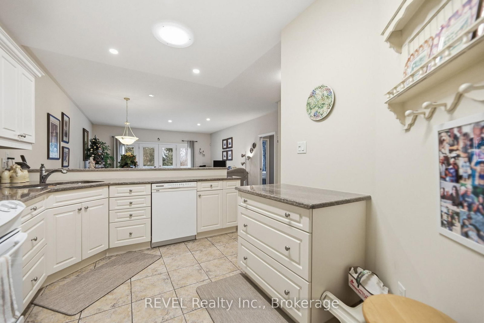 6295 Forest Ridge Drive - Photo 14