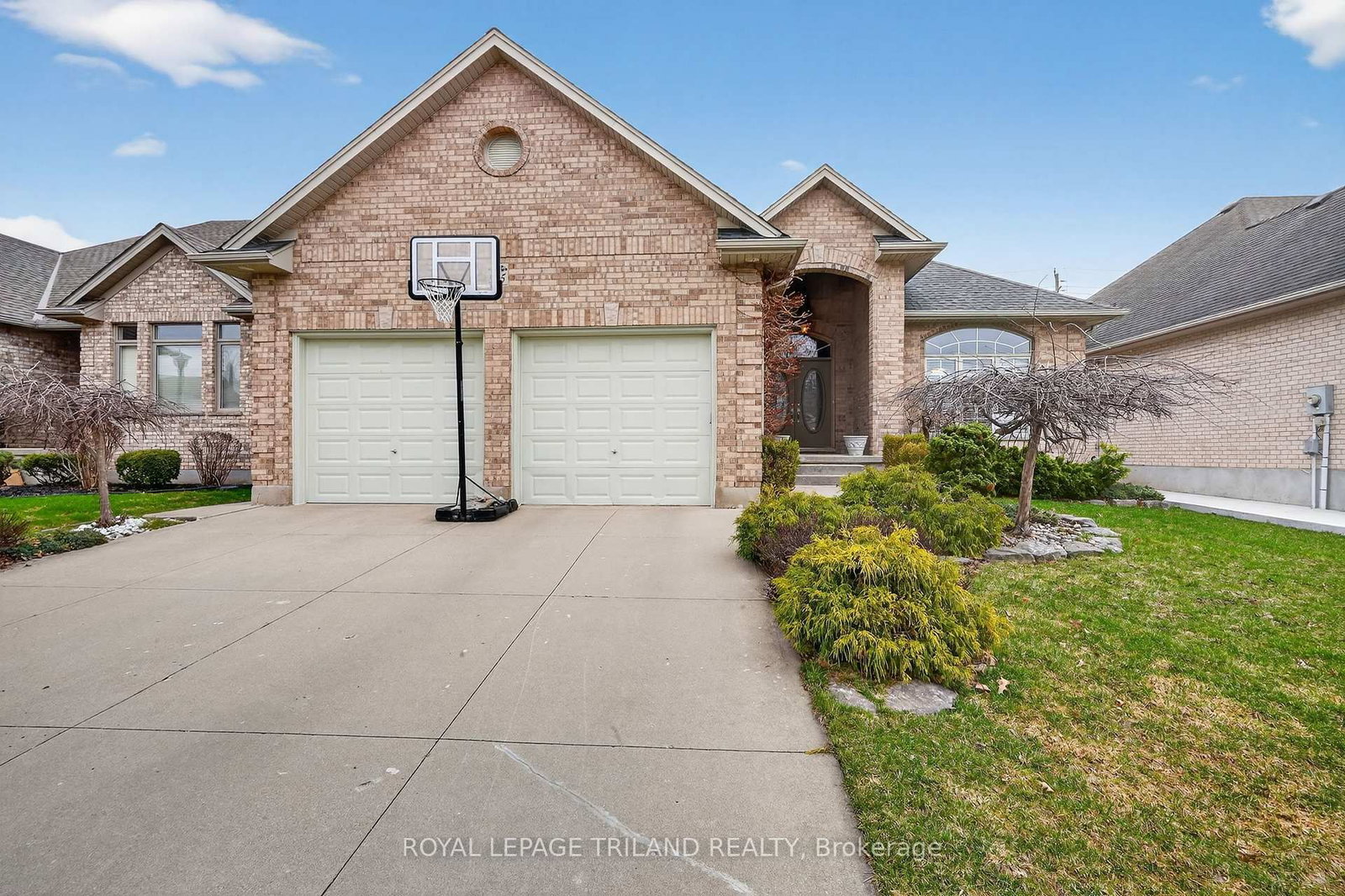 Detached House for sale at 995 Manchester Road, London North, Ontario, N6H 5J1 - North L - MLS: X12964882