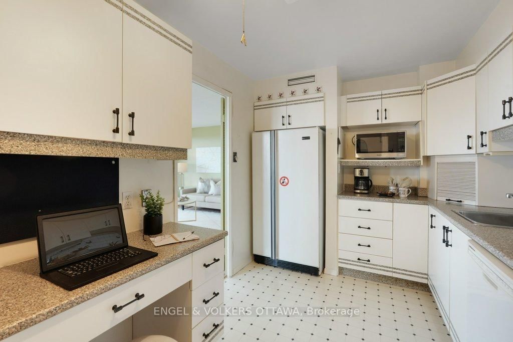 370 Dominion Avenue, Unit 803 - Photo 17