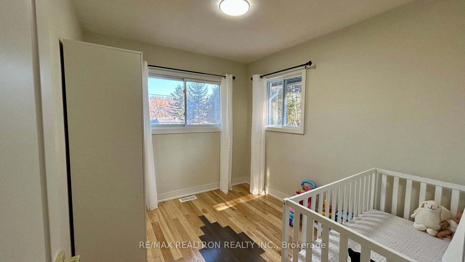 Detached House for sale at 62 Hillcrest Drive, Quinte West, Ontario, K8V 0M6 - Murray Ward - MLS: X12965050