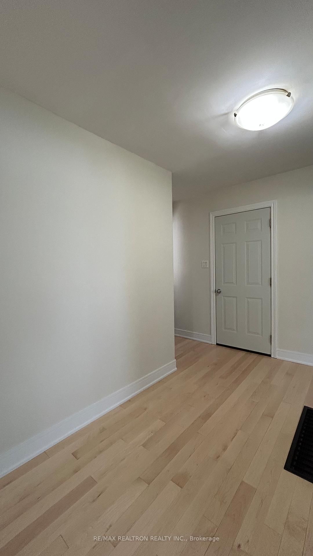 Detached House for sale at 62 Hillcrest Drive, Quinte West, Ontario, K8V 0M6 - Murray Ward - MLS: X12965050