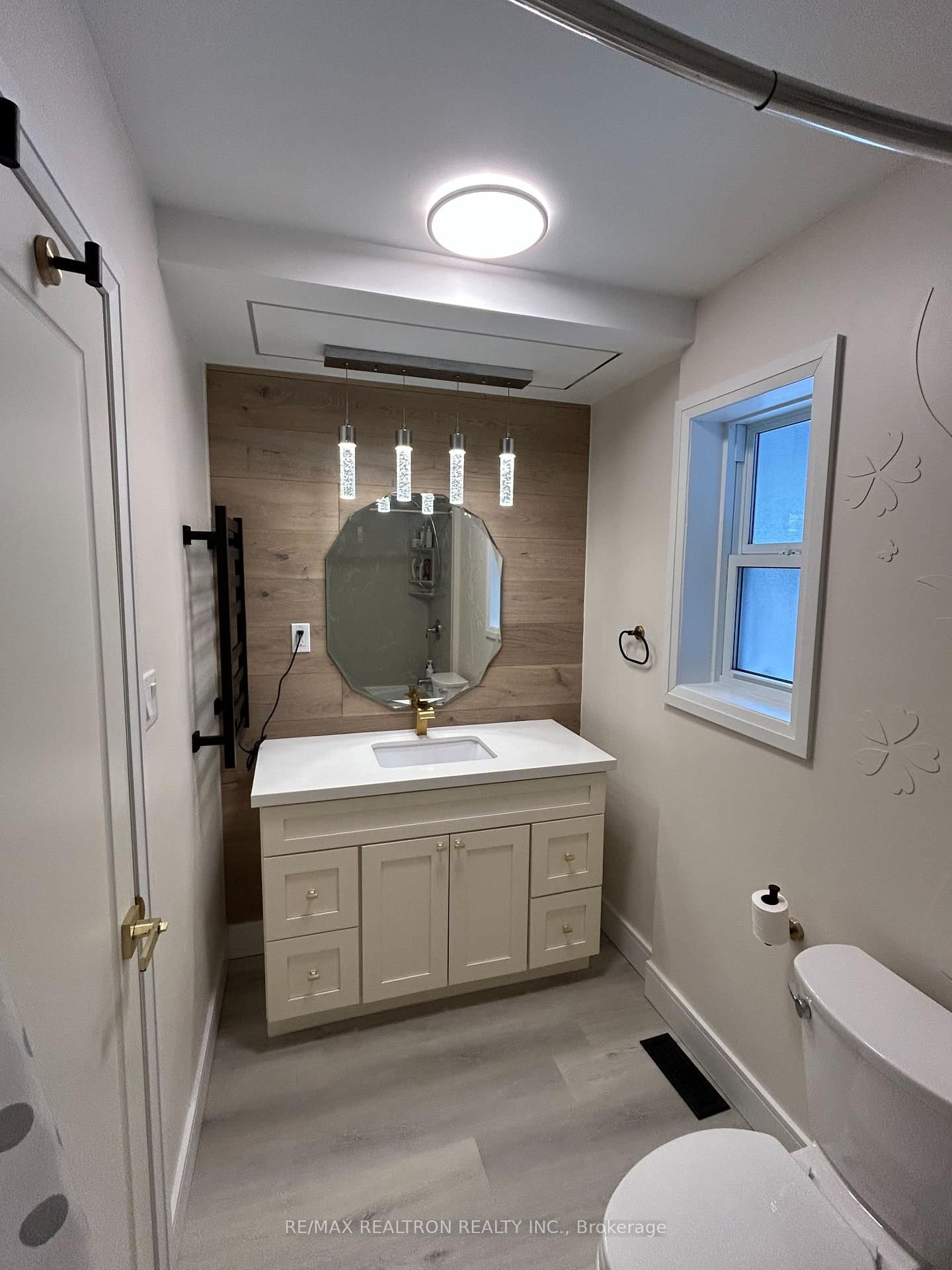 Detached House for sale at 62 Hillcrest Drive, Quinte West, Ontario, K8V 0M6 - Murray Ward - MLS: X12965050